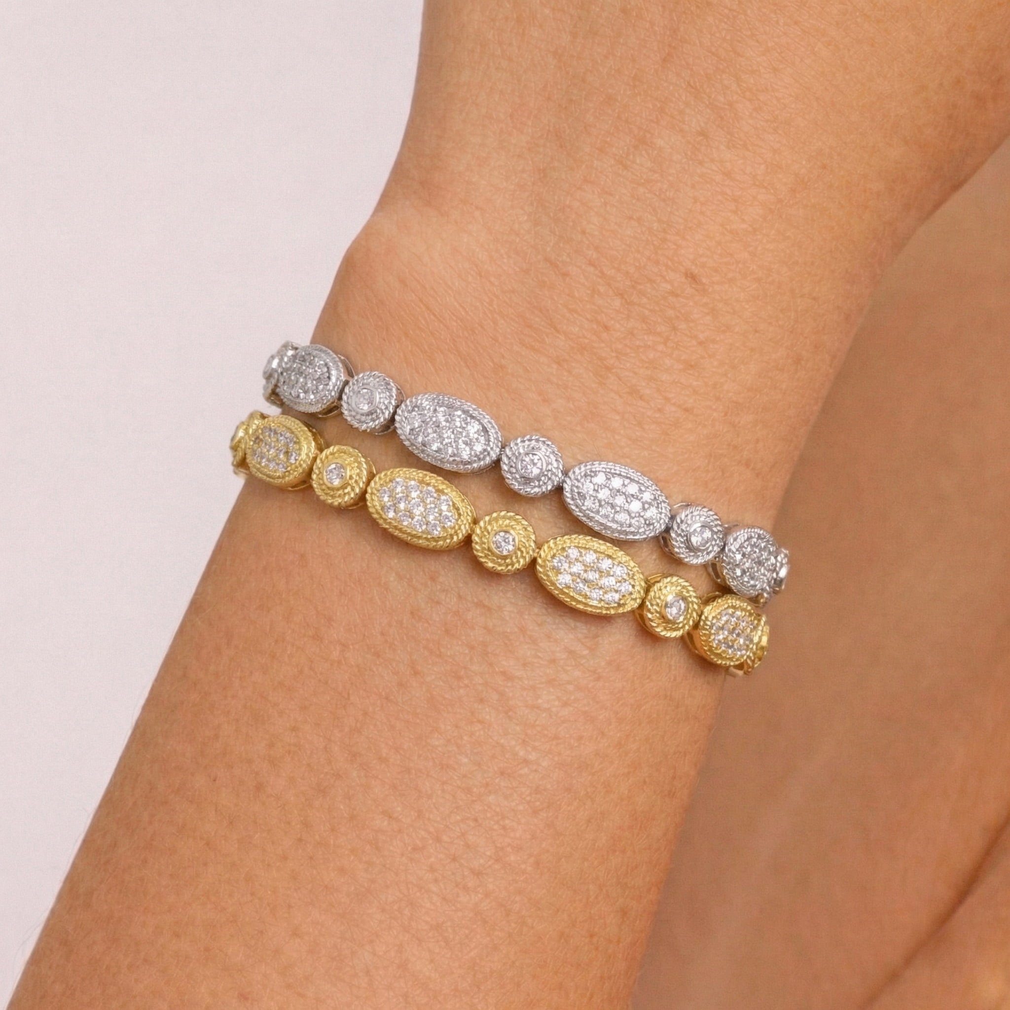 Stambolian 18K Yellow Gold Diamond Textured Oval Link Bracelet Flat View