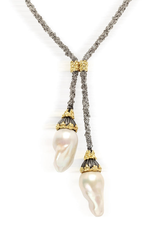 "YOLO" baroque pearl lariat necklace in silver and 18K gold, close-up of the pearl drops