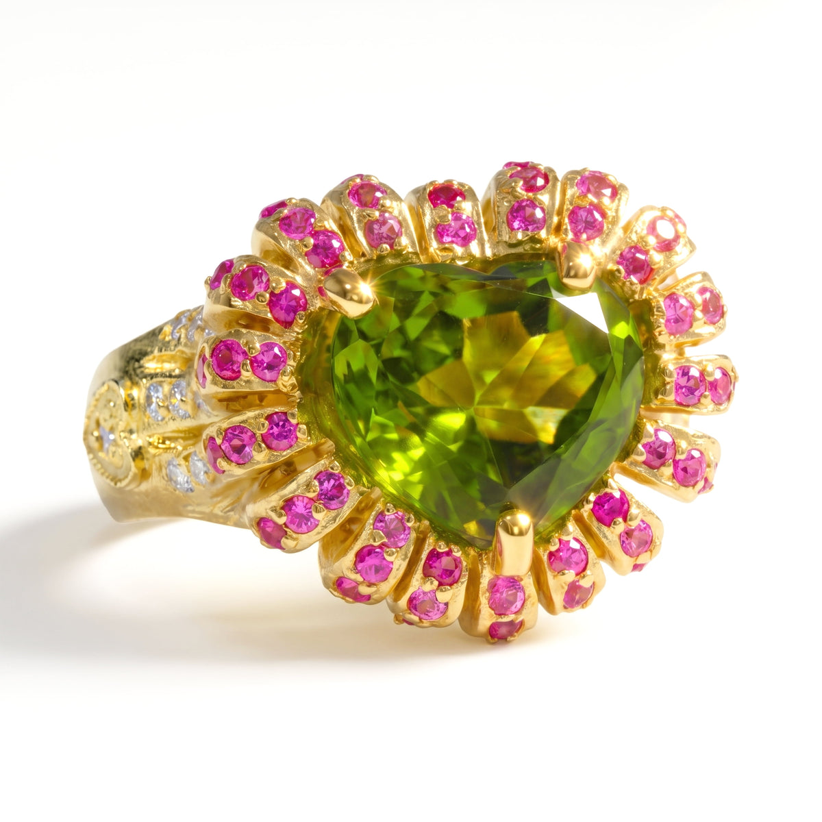 "Sweetheart" 18K gold ring with heart-shape peridot and pink sapphire halo, close-up of the setting